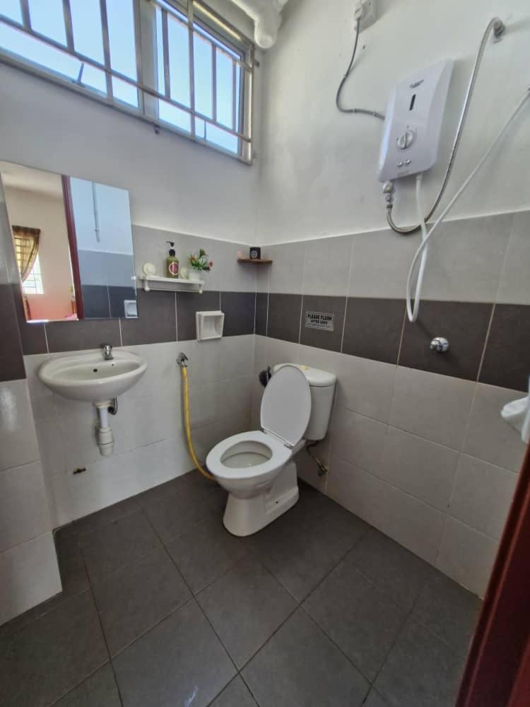 Anggerik Camelia Homestay Apartment Ladang Tok Pelam Куала-Тренгану Экстерьер фото